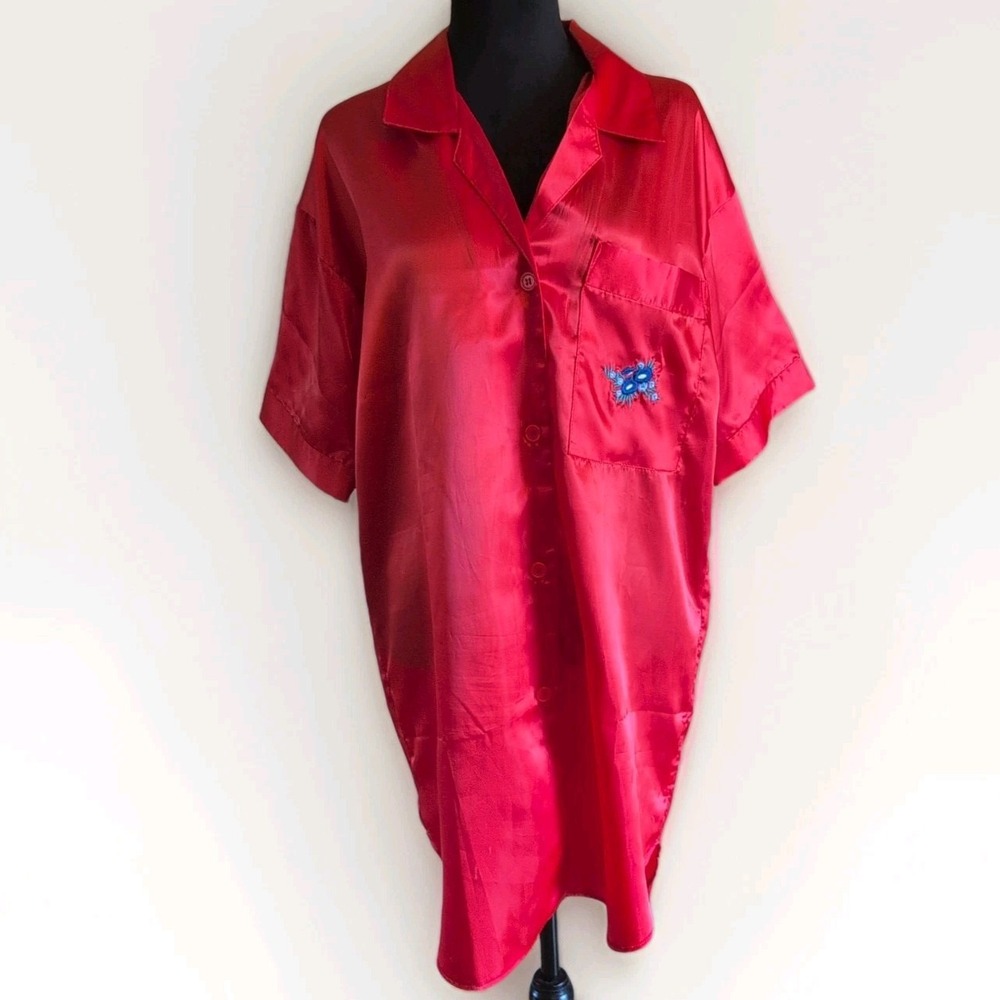Vntg SPOTLIGHT Embroidered Nightgown Women's Sz Medium‎ Red Satiny Polyester EUC